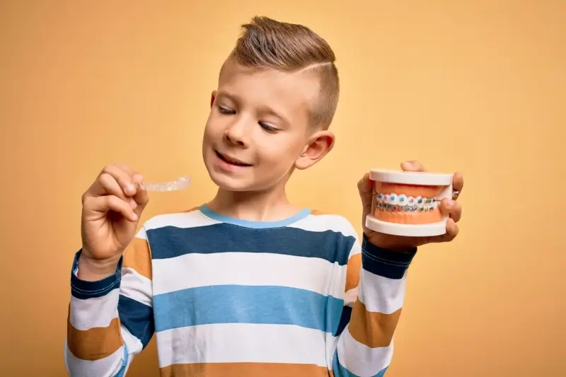 Czym się różni Clear Aligner od Invisalign?