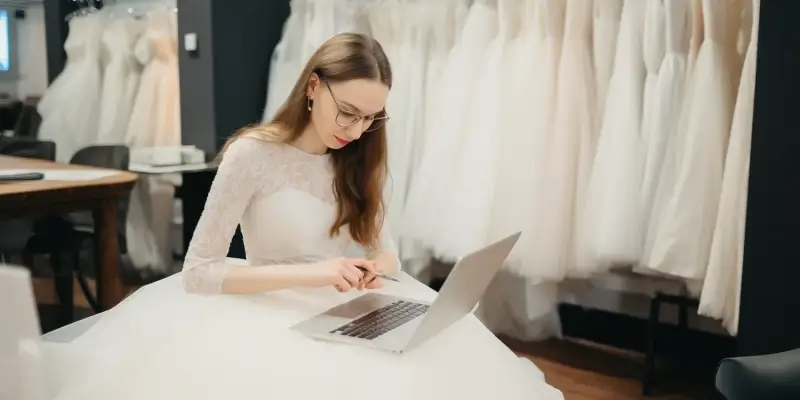 Dlaczego suknie ślubne są białe?